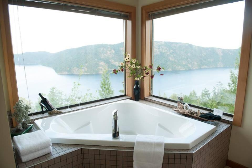 Moon Water Lodge Malahat Εξωτερικό φωτογραφία