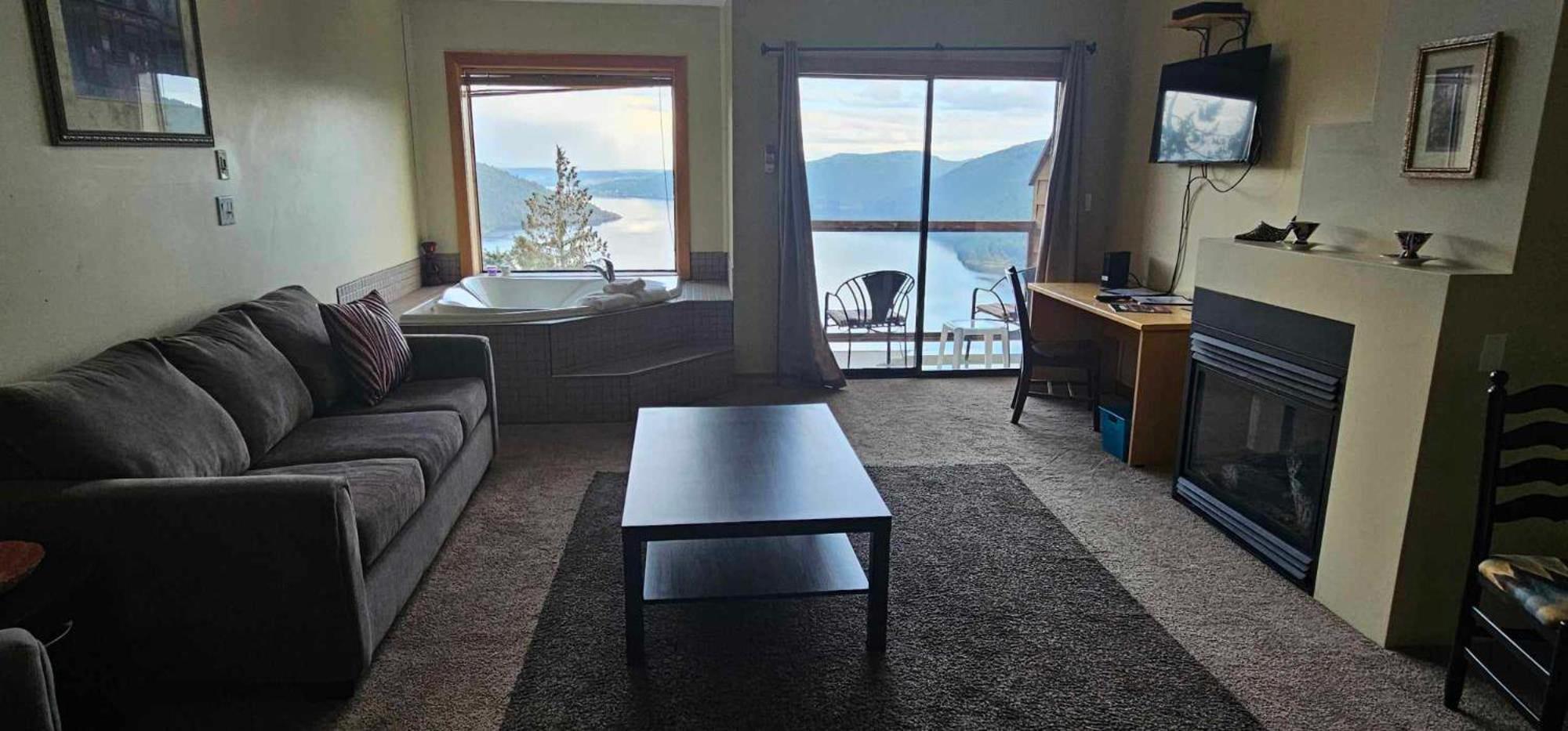Moon Water Lodge Malahat Εξωτερικό φωτογραφία
