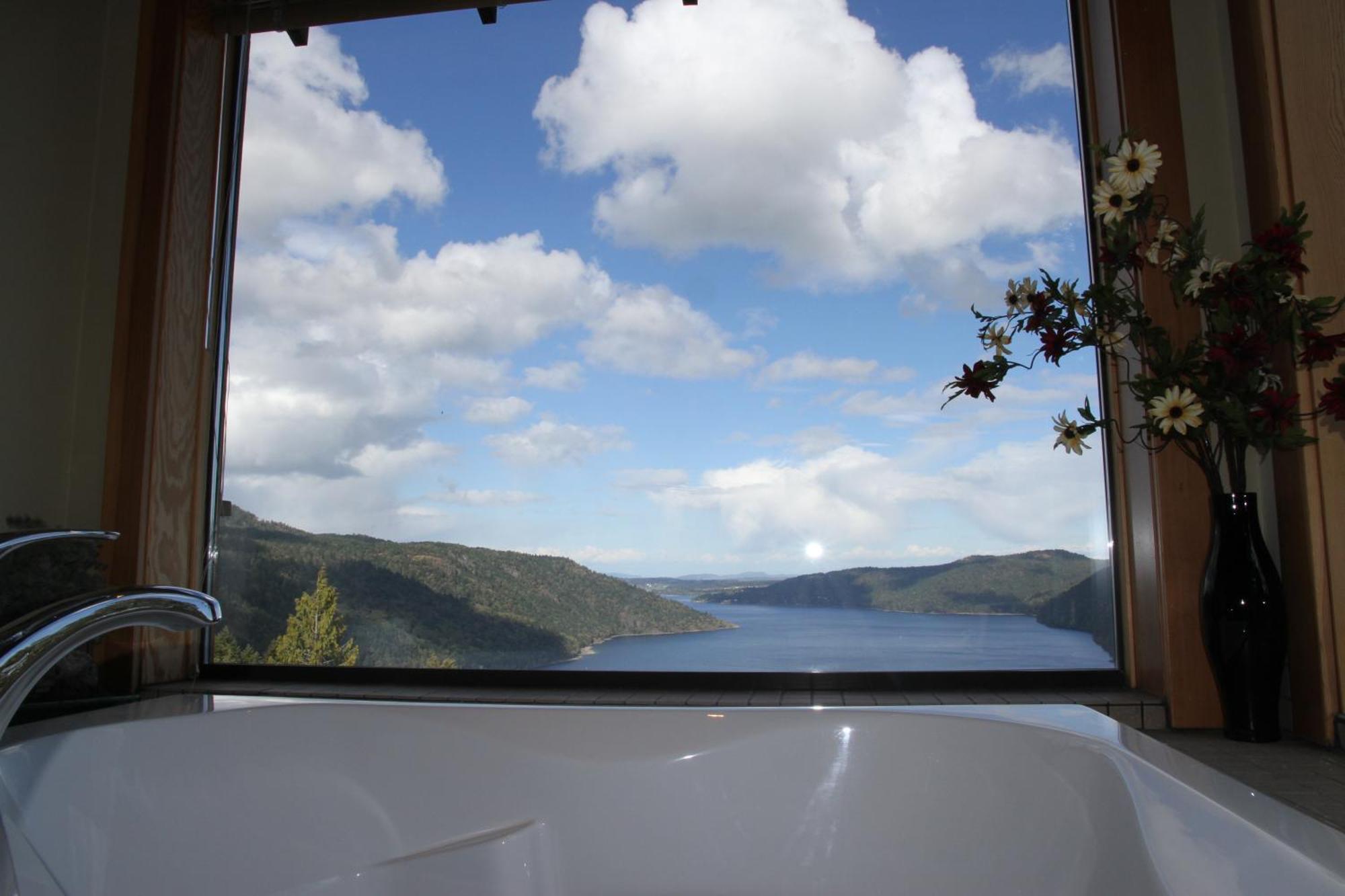Moon Water Lodge Malahat Δωμάτιο φωτογραφία