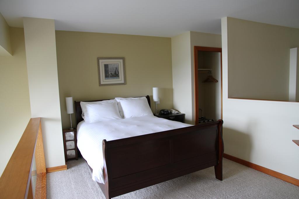 Moon Water Lodge Malahat Εξωτερικό φωτογραφία